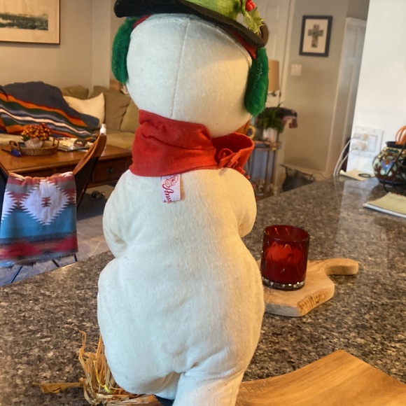20 inch vintage Annalee snowman with hat and broom doll with original tag - Picture 6 of 6